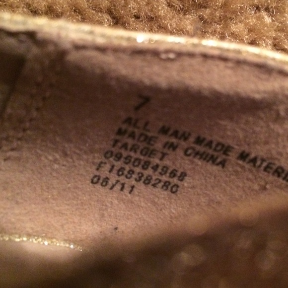 NWOT Gold Glitter Heals🌟 - Picture 4 of 4